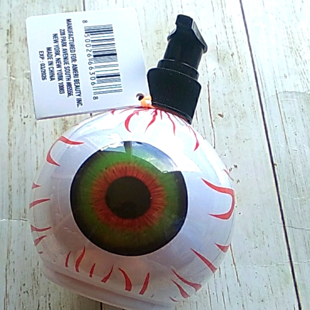 Spooky Halloween creepy eyeball hand soap